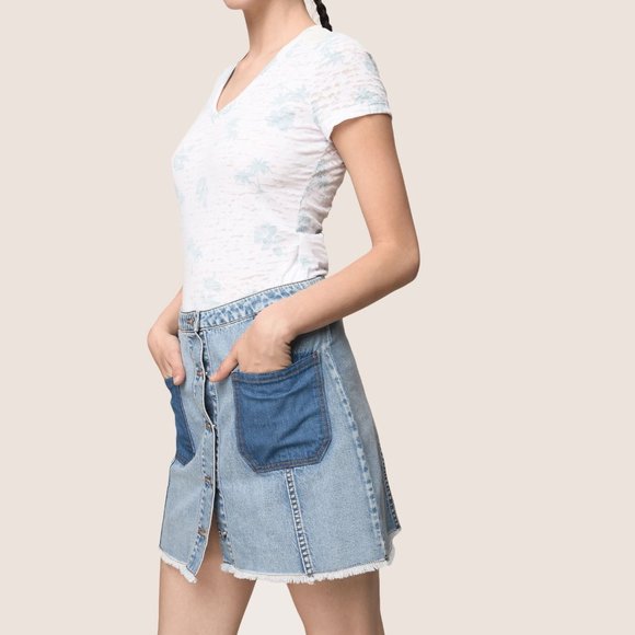 Armani Exchange A|X Contrast Pocket Button Front Denim Mini Skirt - Picture 4 of 6